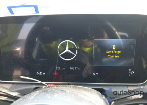 2022 Mercedes-Benz C 300 Sedan z USA, uszkodzony, nr VIN W1KAF4GB7NR007831